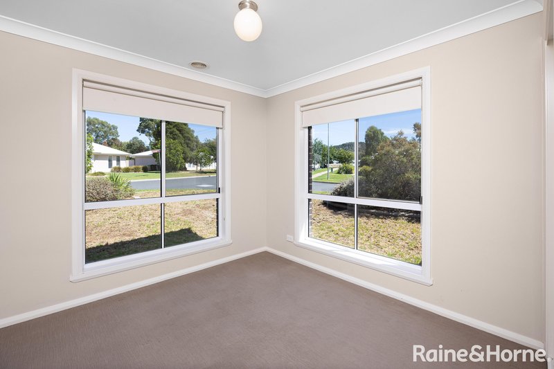 Photo - 76 Messenger Ave , Boorooma NSW 2650 - Image 8