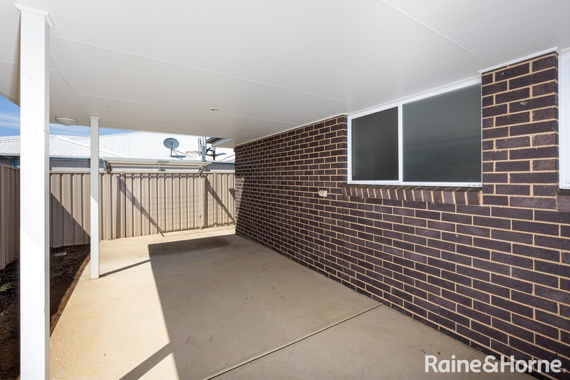 Photo - 76 Messenger Ave , Boorooma NSW 2650 - Image 10