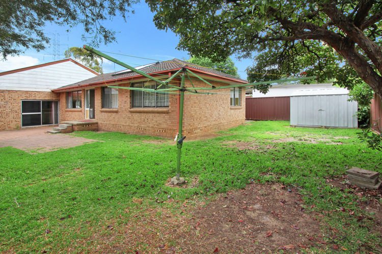 Photo - 76 Mississippi Road, Seven Hills NSW 2147 - Image 4