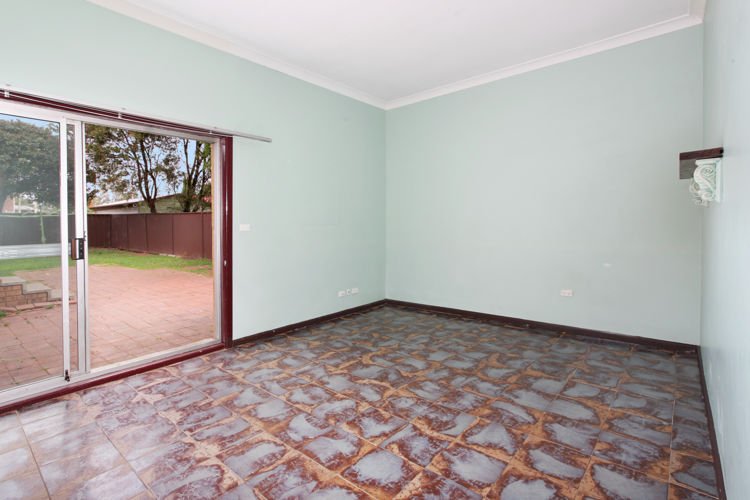 Photo - 76 Mississippi Road, Seven Hills NSW 2147 - Image 6