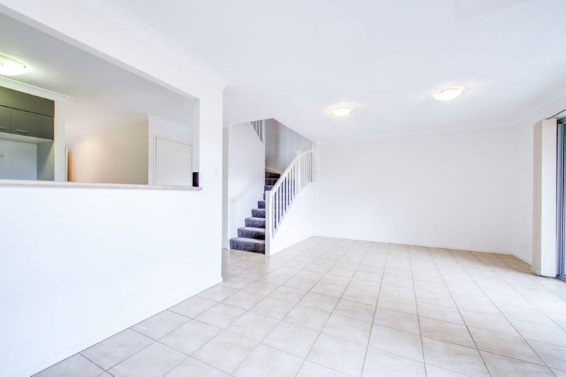 Photo - 7/6 Myrtle Crescent, Bridgeman Downs QLD 4035 - Image 6