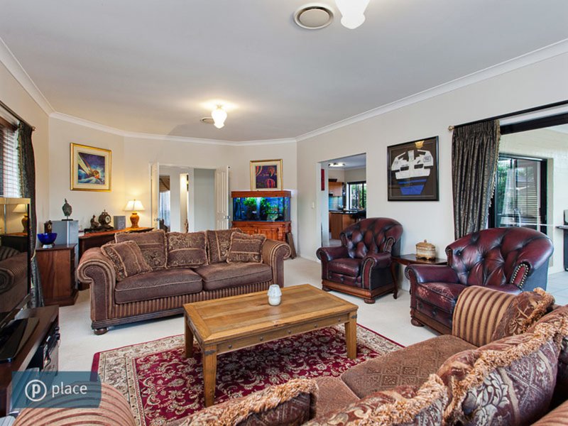 Photo - 76 Overlea Street, Nudgee QLD 4014 - Image 3