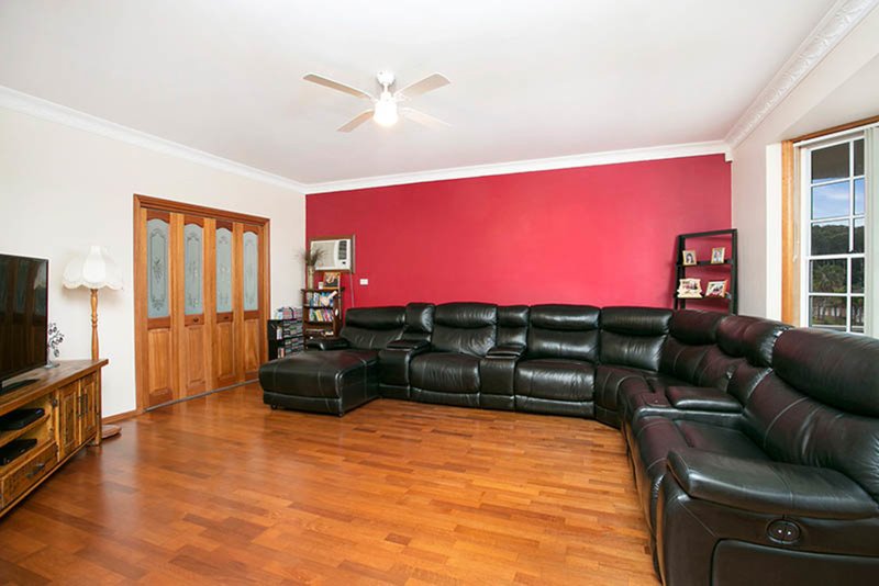 Photo - 76 Parklands Drive, Shellharbour NSW 2529 - Image 4