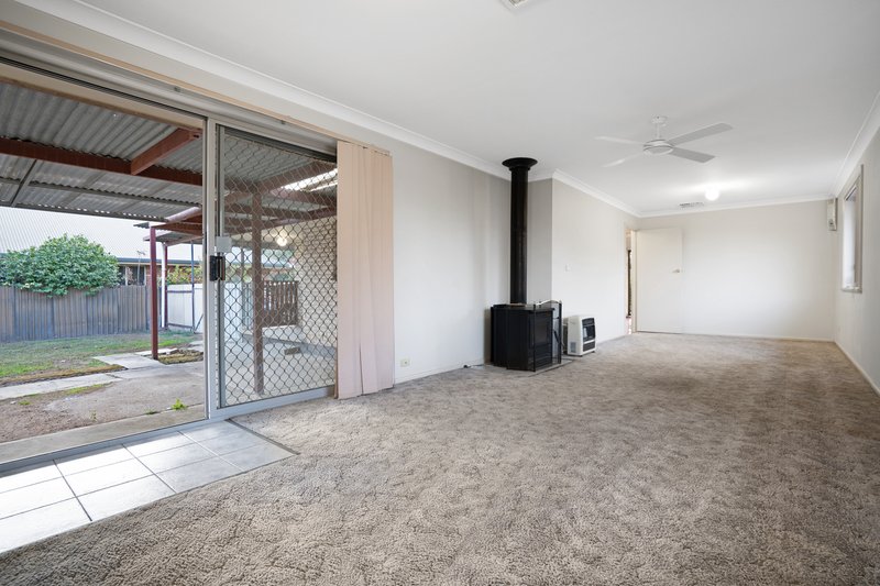 Photo - 76 Pell Street, Howlong NSW 2643 - Image 2