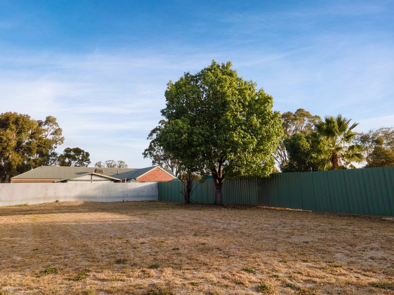 Photo - 76 Pell Street, Howlong NSW 2643 - Image 32