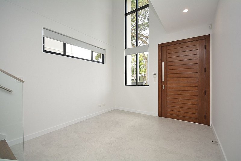 Photo - 76 Queen Street, Guildford West NSW 2161 - Image 2
