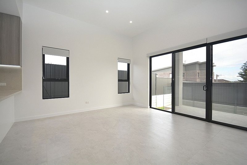 Photo - 76 Queen Street, Guildford West NSW 2161 - Image 4