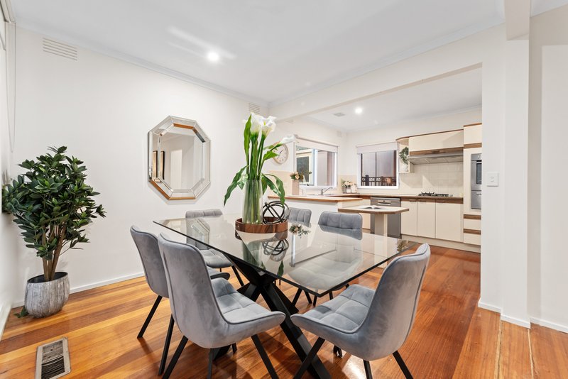 Photo - 76 Rathmullen Quadrant, Doncaster VIC 3108 - Image 6