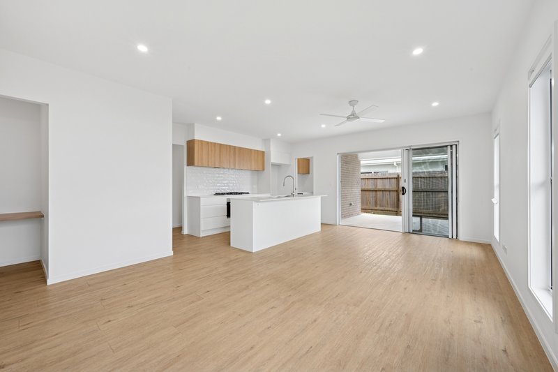 Photo - 76 Ridge Parade, Narangba QLD 4504 - Image 8