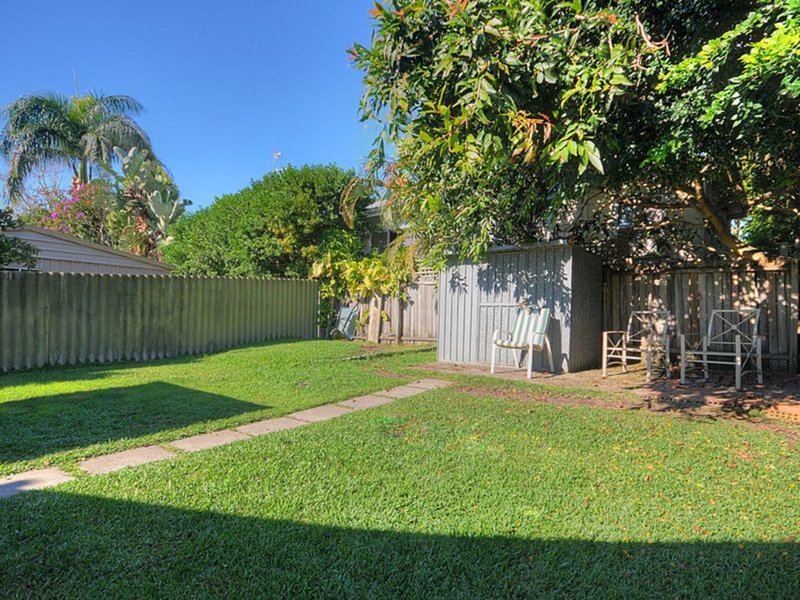 Photo - 76 Robert Street, Labrador QLD 4215 - Image 9