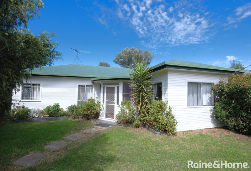 76 Rose Street, Inverell NSW 2360