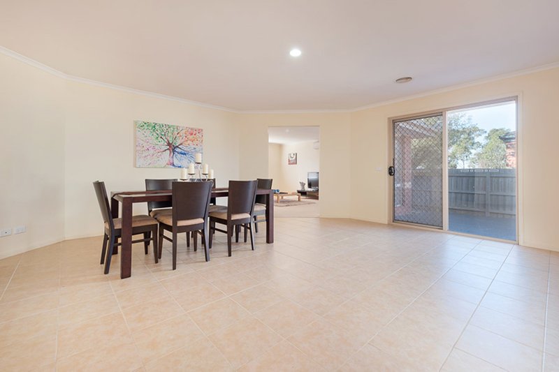 Photo - 76 Sandover Drive, Roxburgh Park VIC 3064 - Image 4