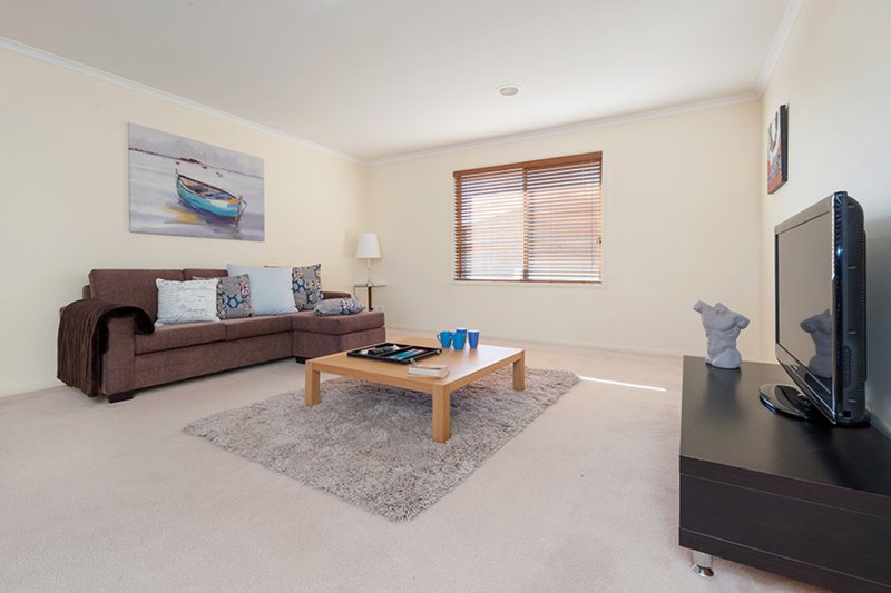 Photo - 76 Sandover Drive, Roxburgh Park VIC 3064 - Image 6