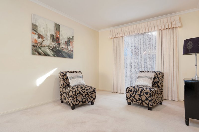 Photo - 76 Sandover Drive, Roxburgh Park VIC 3064 - Image 7