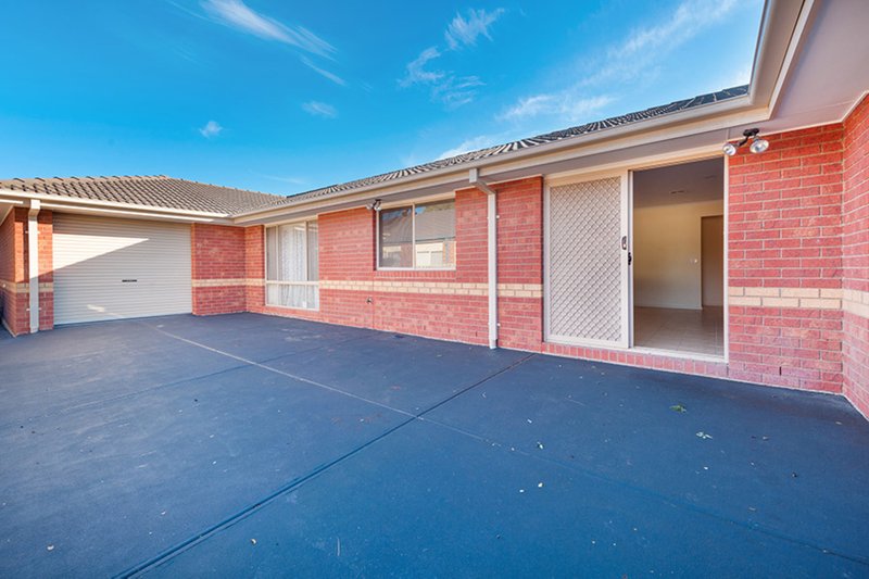 Photo - 76 Sandover Drive, Roxburgh Park VIC 3064 - Image 11