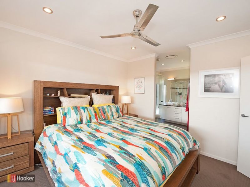 Photo - 76 Sears Parade, North Lakes QLD 4509 - Image 9