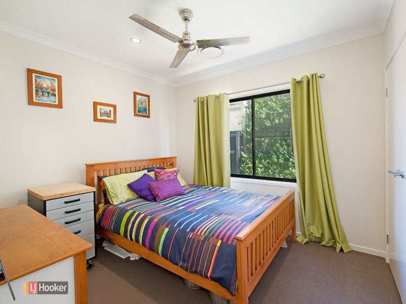 Photo - 76 Sears Parade, North Lakes QLD 4509 - Image 12