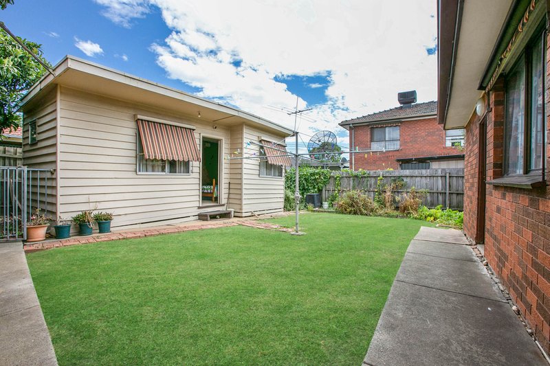 Photo - 76 Settlement Road, Bundoora VIC 3083 - Image 9