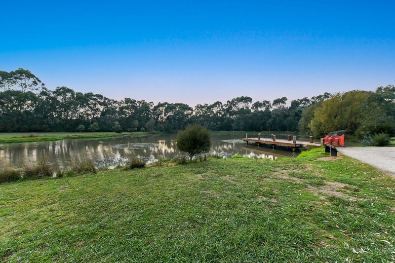 Photo - 76 Somerset Drive, Dandenong North VIC 3175 - Image 14