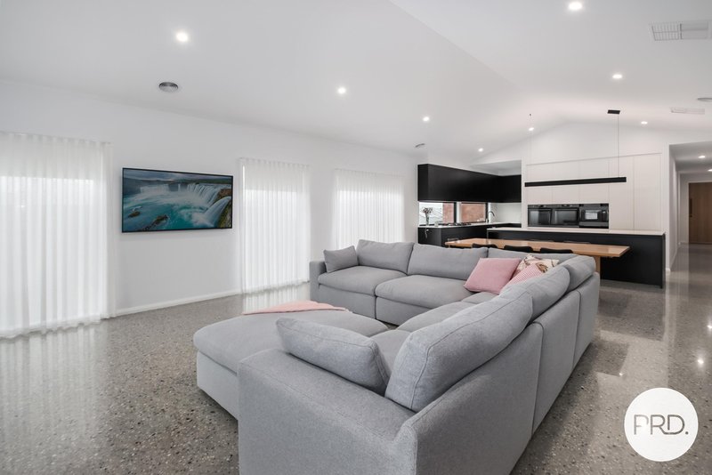 Photo - 76 Southgate Drive, Leneva VIC 3691 - Image 12