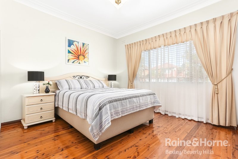 Photo - 76 Staples Street, Kingsgrove NSW 2208 - Image 4