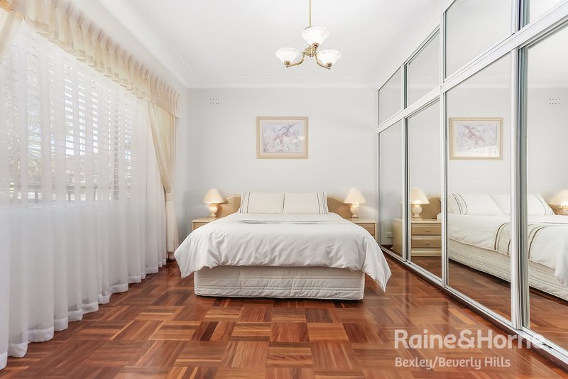 Photo - 76 Staples Street, Kingsgrove NSW 2208 - Image 5