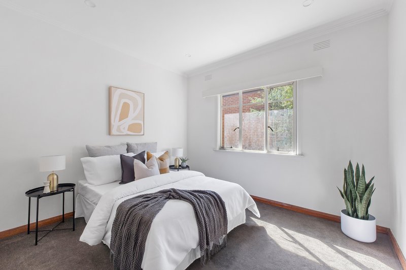 Photo - 76 Strathallan Road, Macleod VIC 3085 - Image 11
