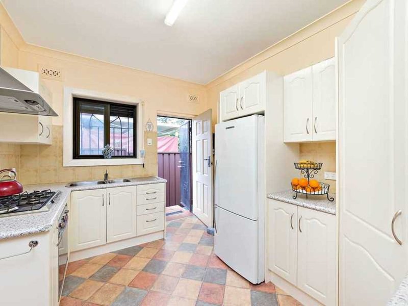 Photo - 76 The Crescent, Homebush NSW 2140 - Image 3