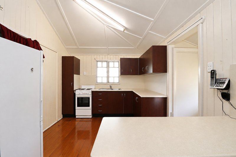 Photo - 76 Thirteenth Avenue, Home Hill QLD 4806 - Image 2