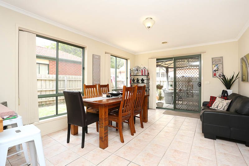 Photo - 76 Thomas Street, South Morang VIC 3752 - Image 3