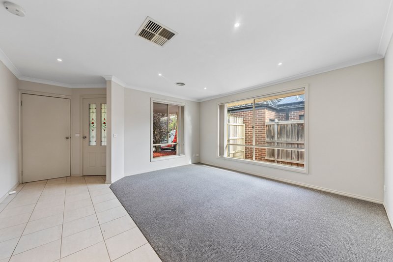 Photo - 76 Tipperary Circuit, Pakenham VIC 3810 - Image 4