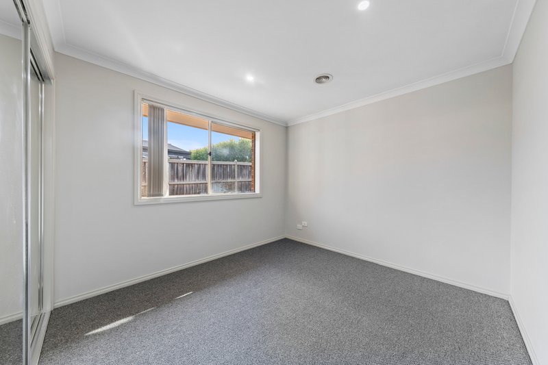 Photo - 76 Tipperary Circuit, Pakenham VIC 3810 - Image 15