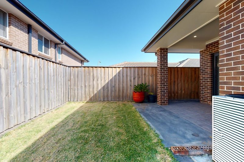 Photo - 76 Vinny Road, Edmondson Park NSW 2174 - Image 9