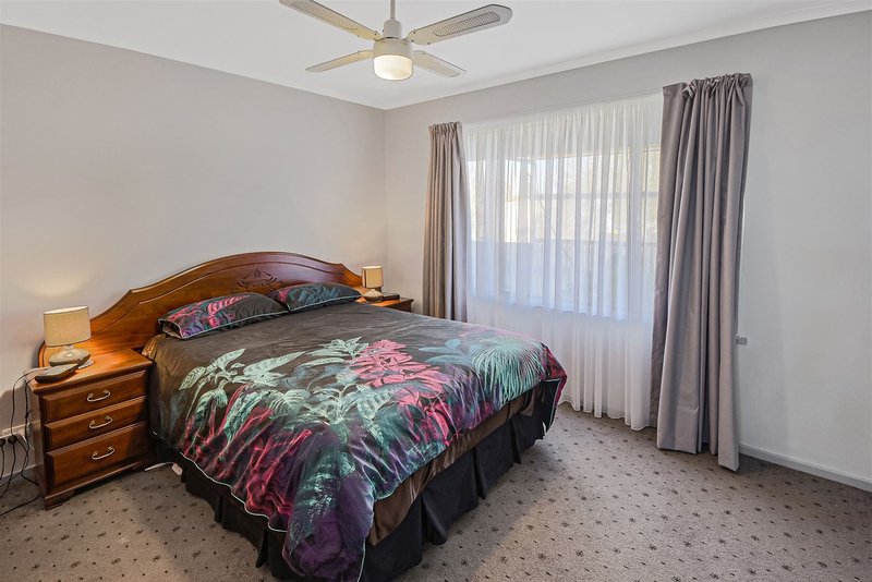 Photo - 76 Wavell Street, Horsham VIC 3400 - Image 6