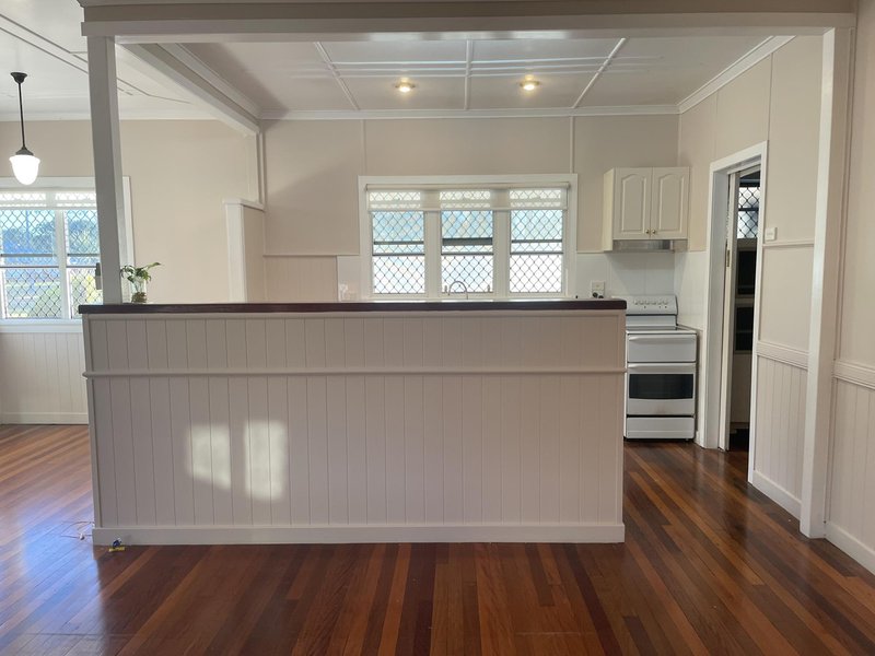Photo - 76 Wentworth Terrace, The Range QLD 4700 - Image 4