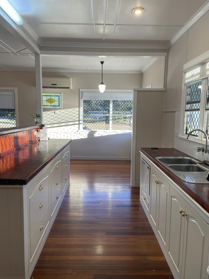 Photo - 76 Wentworth Terrace, The Range QLD 4700 - Image 5