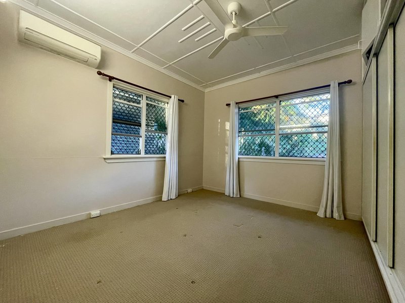 Photo - 76 Wentworth Terrace, The Range QLD 4700 - Image 6