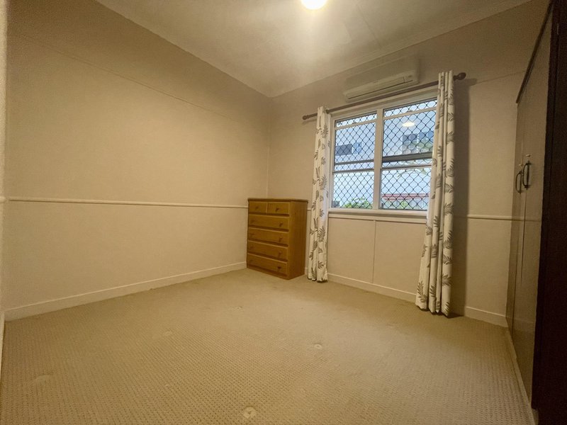 Photo - 76 Wentworth Terrace, The Range QLD 4700 - Image 8