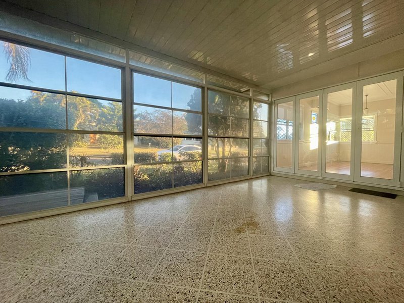Photo - 76 Wentworth Terrace, The Range QLD 4700 - Image 10