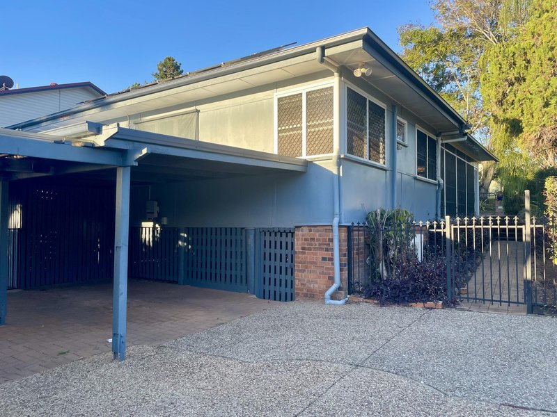 Photo - 76 Wentworth Terrace, The Range QLD 4700 - Image 11