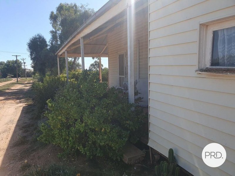 Photo - 76 Wonega Avenue, Red Cliffs VIC 3496 - Image 3