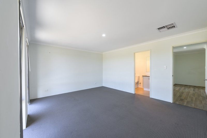 Photo - 76 Yangtze Avenue, Southern River WA 6110 - Image 6