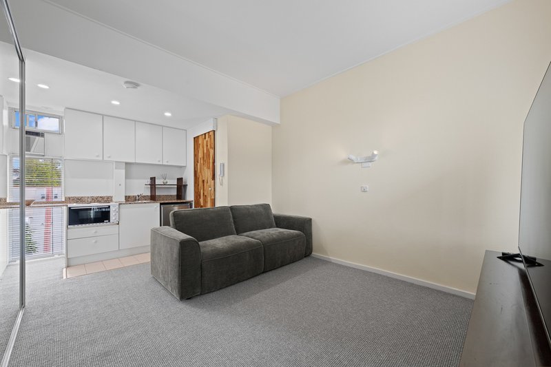 Photo - 76/19-23 Forbes Street, Woolloomooloo NSW 2011 - Image 3