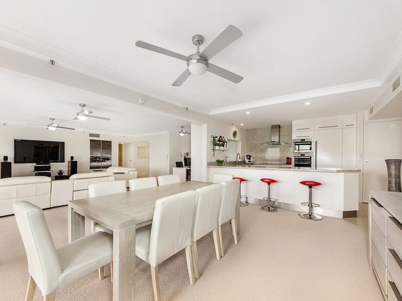 Photo - 76/2 Admiralty Drive, Surfers Paradise QLD 4217 - Image 3