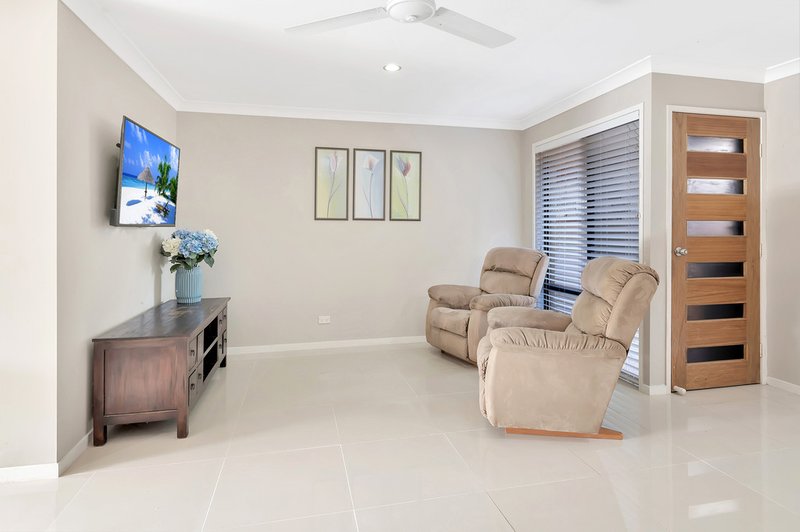 Photo - 76/24 Amsonia Court, Arundel QLD 4214 - Image 4