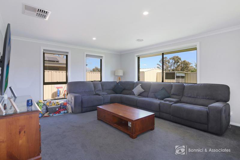 Photo - 7/647 Prune Street, Lavington NSW 2641 - Image 2