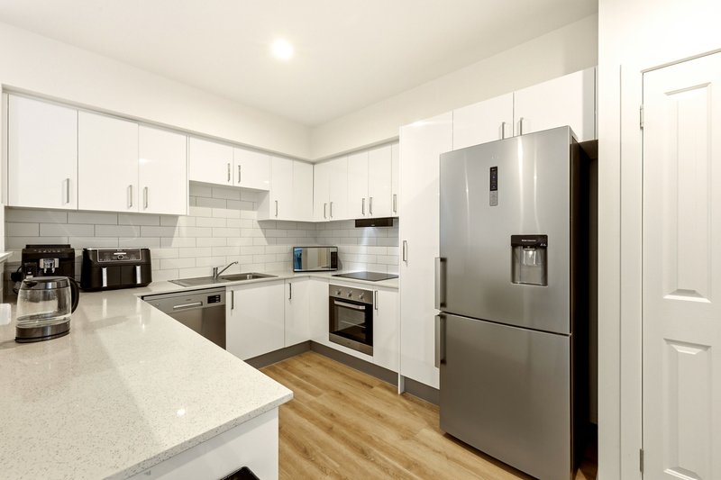 Photo - 7/66 Kirkland Avenue, Coorparoo QLD 4151 - Image 6