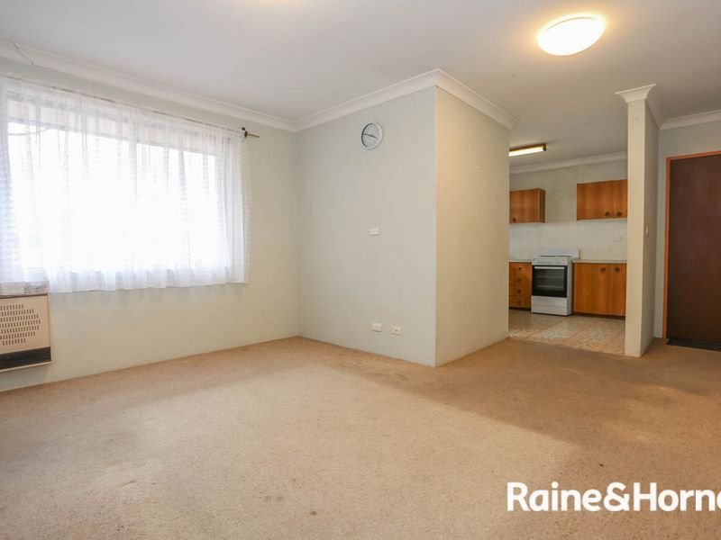 Photo - 7/67 Piper Street, Bathurst NSW 2795 - Image 2