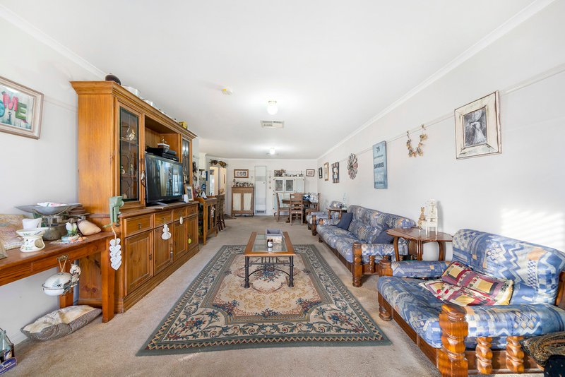 Photo - 7/68 Bicentennial Drive, Jerrabomberra NSW 2619 - Image 2