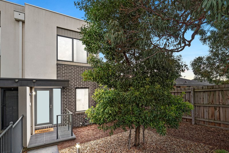 Photo - 7/69 Manchester Road, Mooroolbark VIC 3138 - Image 1